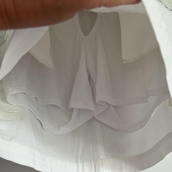 NWT Lee womens Ultra Lux Comfort With Flex-to-go Cargo Skort, white, size 4 - Picture 9 of 12